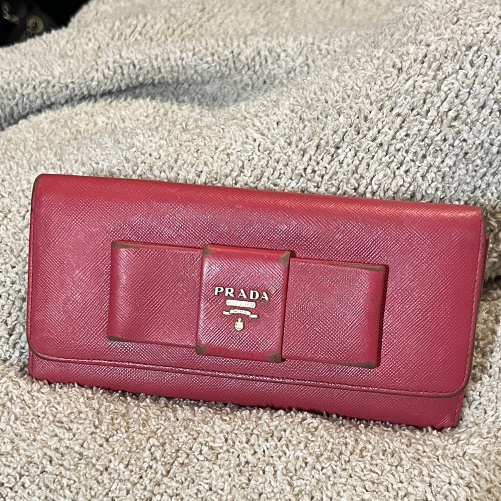 Prada Saffiano Leather Bow Wallet – Pink